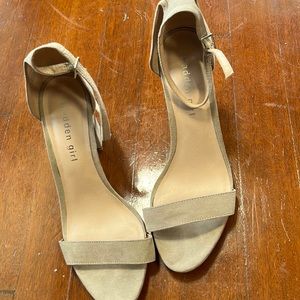 Steve Madden sandals- hardly worn